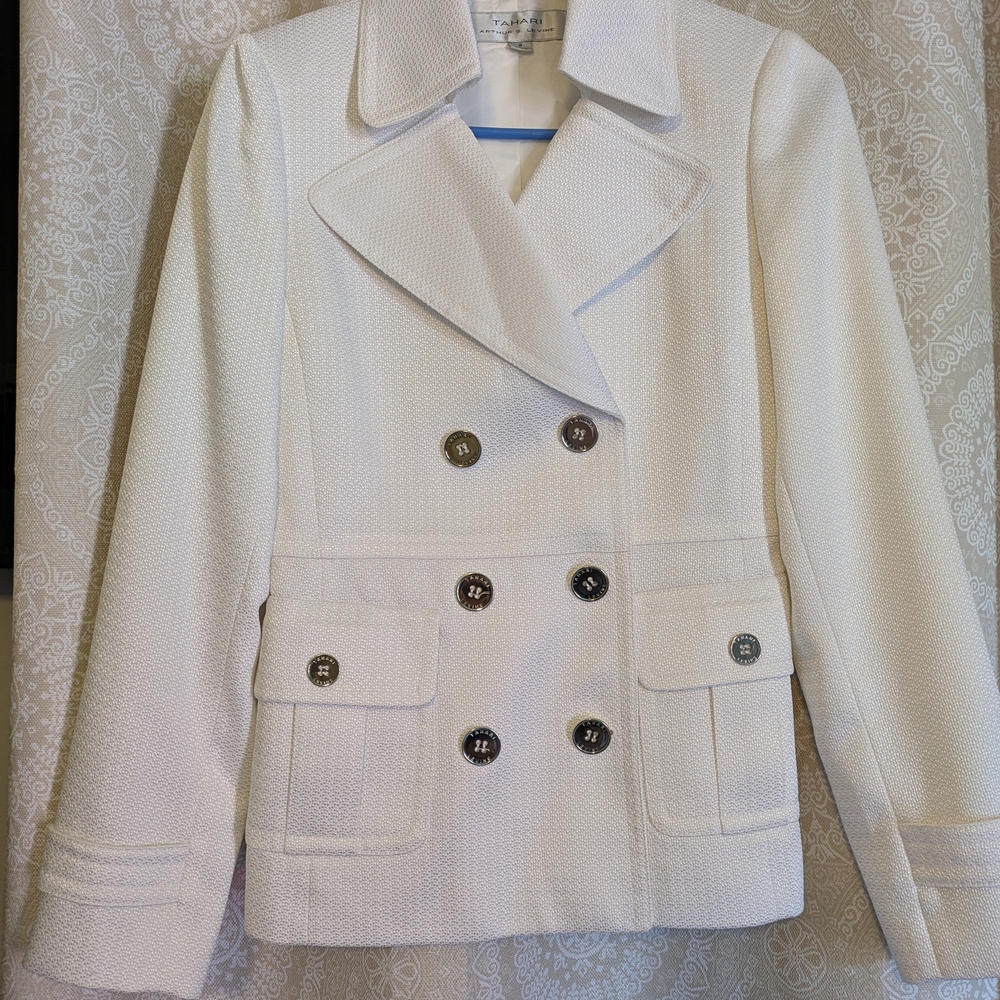 Tahari White Blazer Peacoat with Notched Lapels